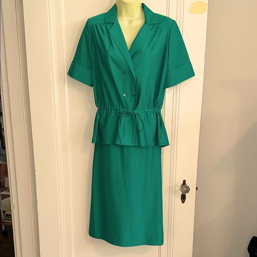 Vintage 70s Butte Brand Kelly Green Short Sleeve Two-Piece Polyester Skirt Set‎